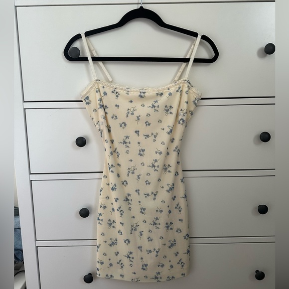 Danielle Guizio Floral Mini Dress with Pearl Trim NWOT XS - Picture 1 of 7